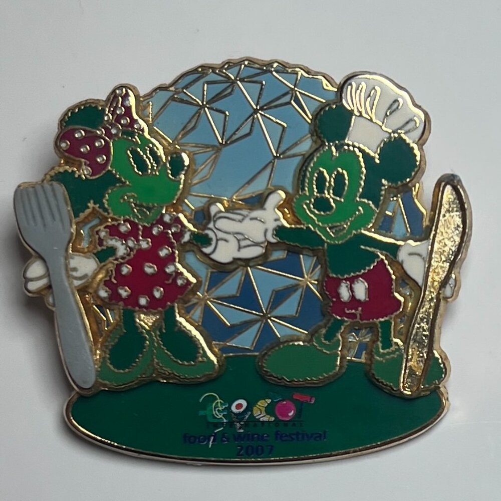 mickey & minnie topiaries • epcot food & wine 2007 • le 3000 disney pin *damaged